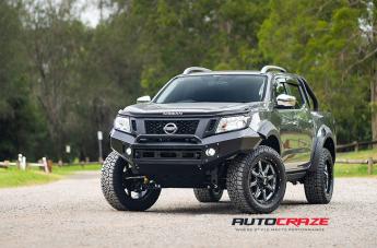 NISSAN NAVARA MO970 GLOSS GREY CENTRE WITH BLACK LIP
